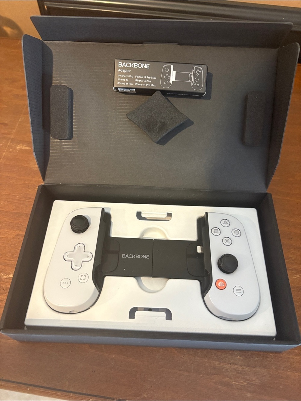Sony PlayStation Backbone Mobile Controller- in original packaging - Picture 3 of 7